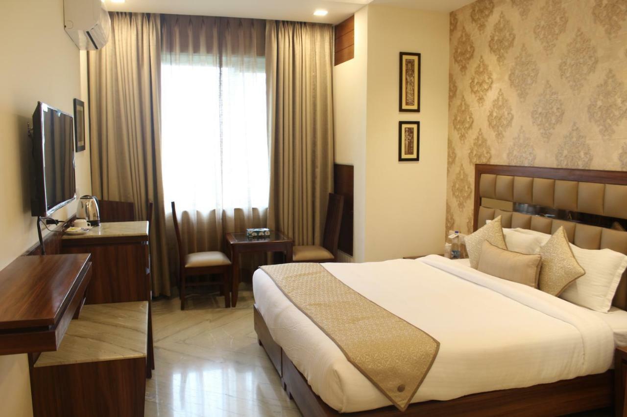 Royal Residence Iffco Chowk Gurgaon Exterior foto
