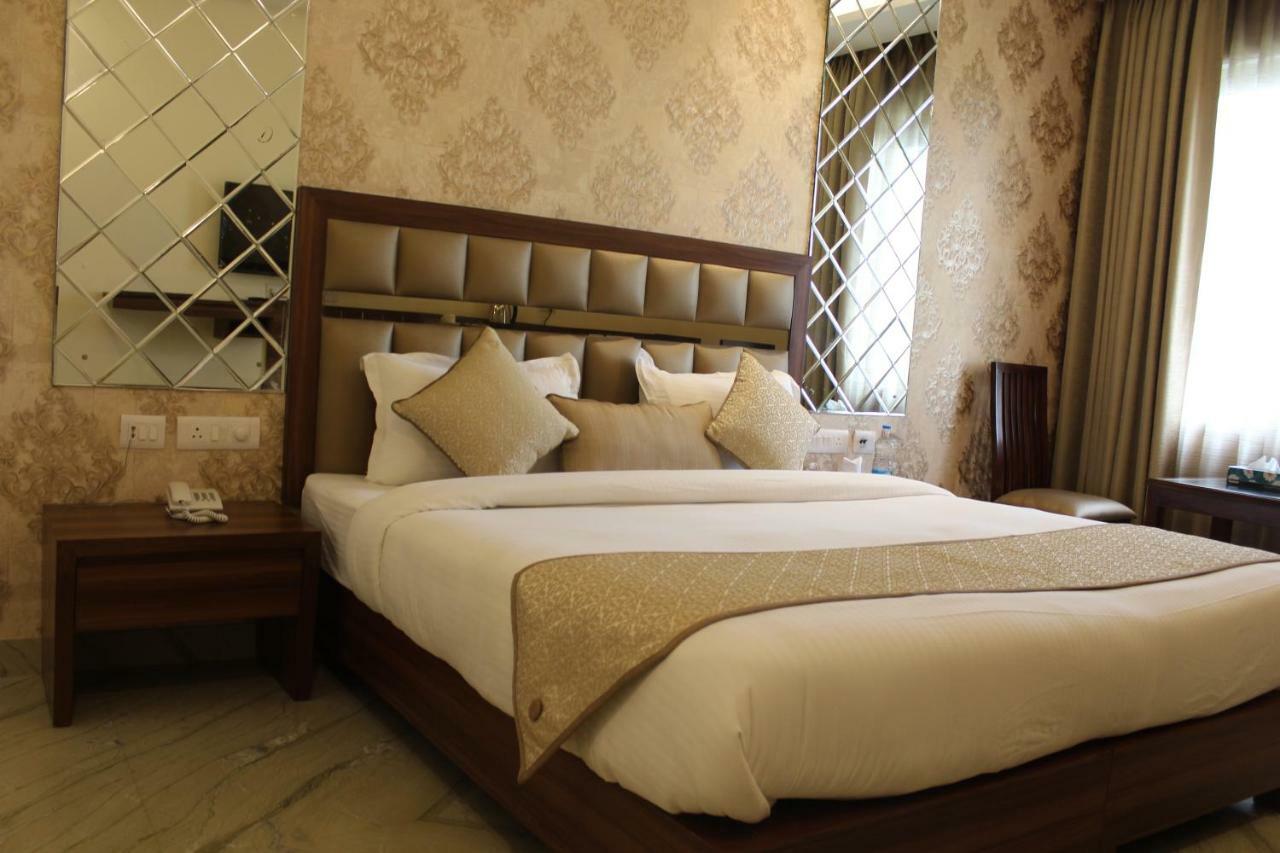 Royal Residence Iffco Chowk Gurgaon Exterior foto