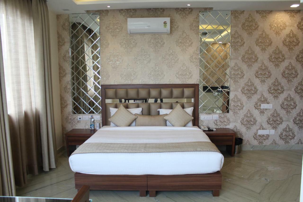 Royal Residence Iffco Chowk Gurgaon Exterior foto